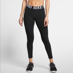 Black Nike pro leggings